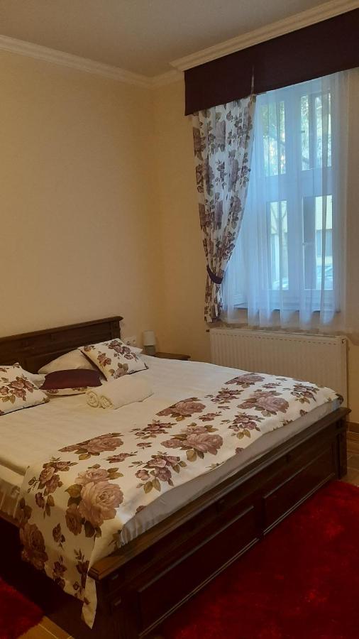 Toscana Apartman Gyula Exterior foto