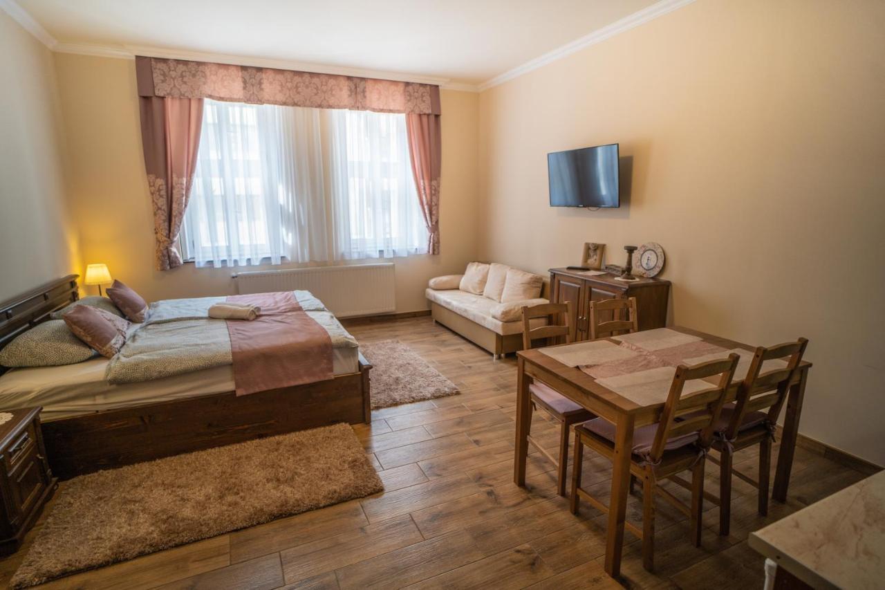 Toscana Apartman Gyula Exterior foto
