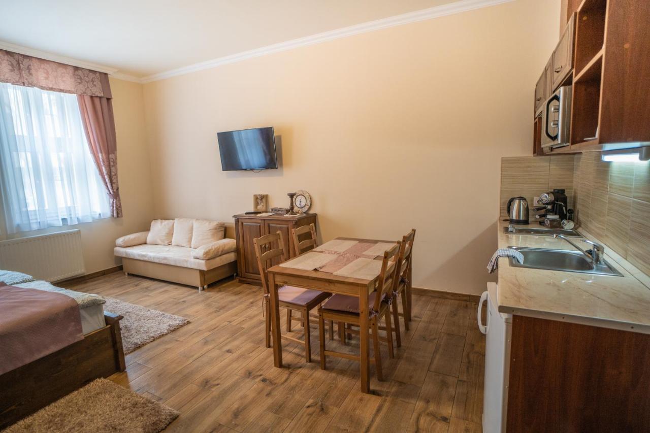 Toscana Apartman Gyula Exterior foto